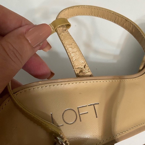 Loft T- Strap Beige patent sandals heels women’s size 8.5M - Picture 8 of 12